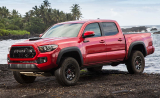 Illustration for article titled We should start calling "mid-size" trucks "1/3 ton" pickups.